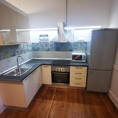 Atlantis Surf 게스트하우스 *