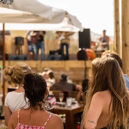 Atlantis Surf 게스트하우스 *