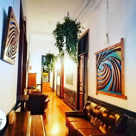 Atlantis Surf 게스트하우스 *