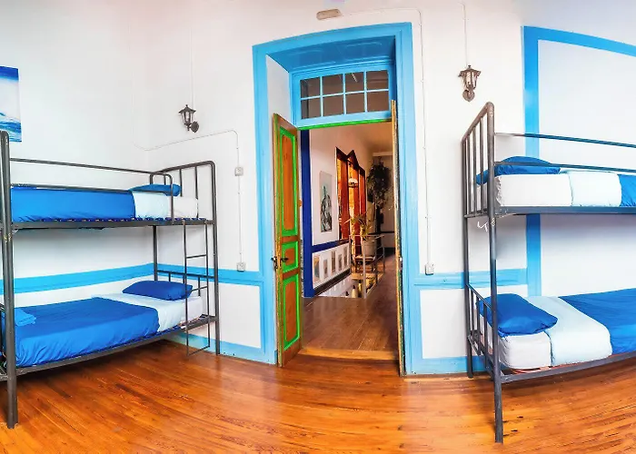 Atlantis Surf Pensión *