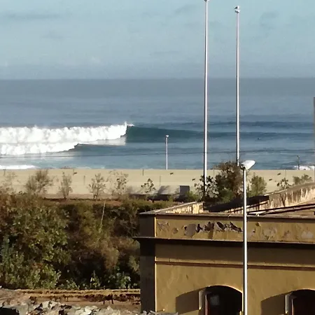 Atlantis Surf בית הארחה